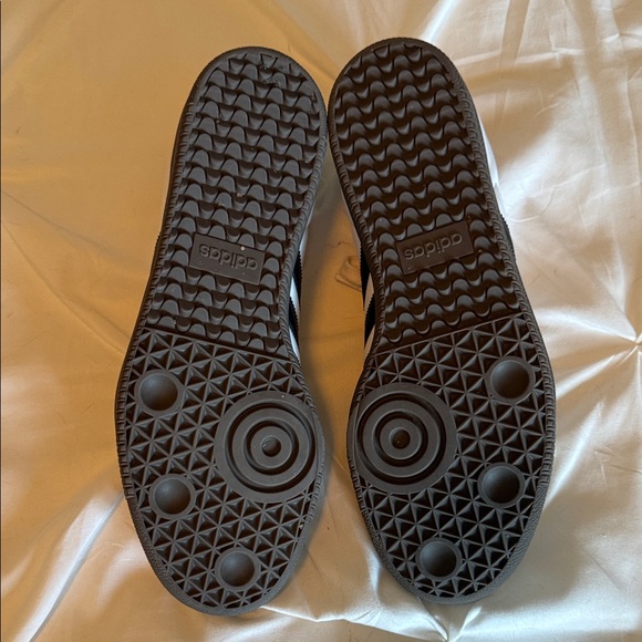 Adidas Men's Samba White and Black Sneakers - Picture 2 of 10